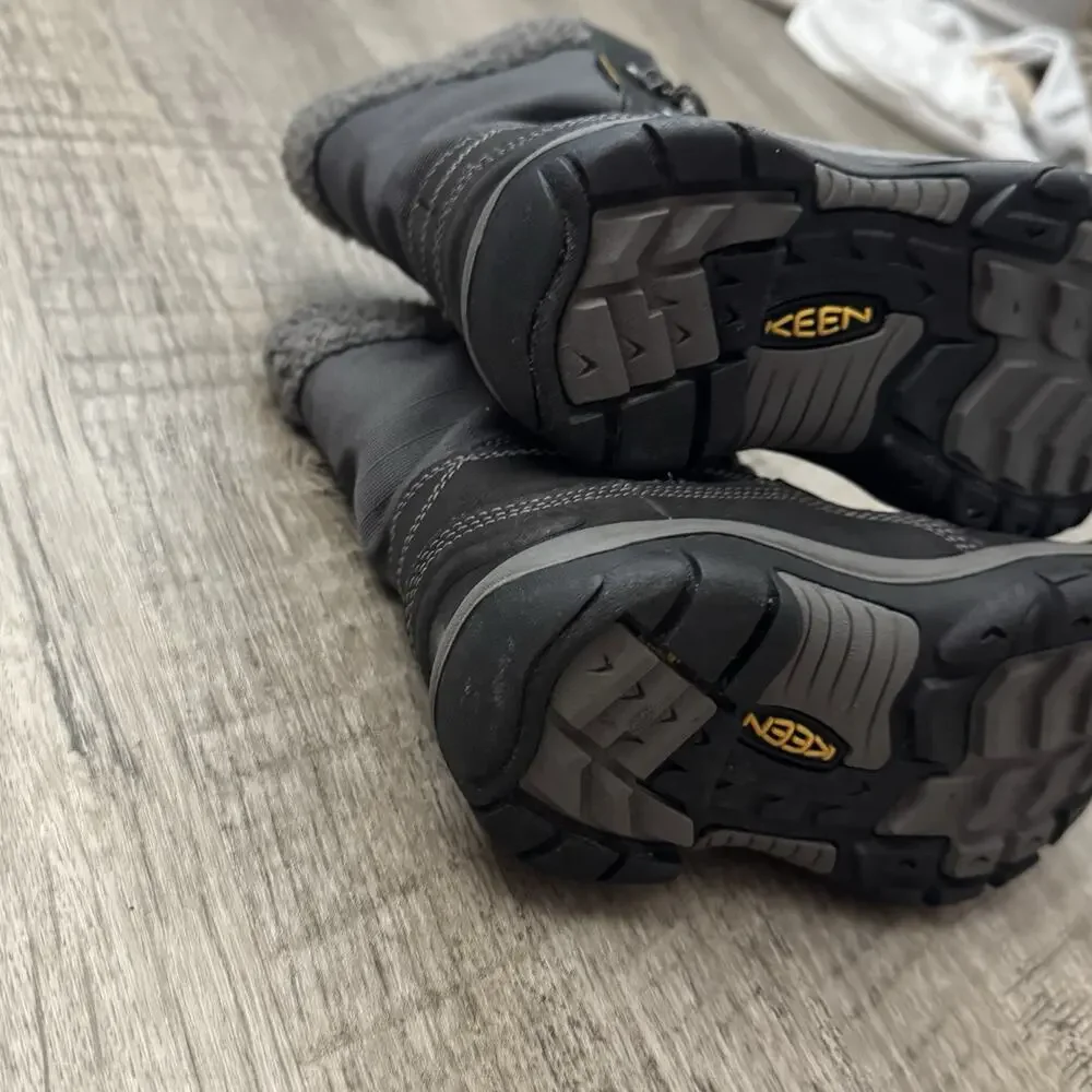 Keen boots youth